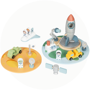 Космонавти