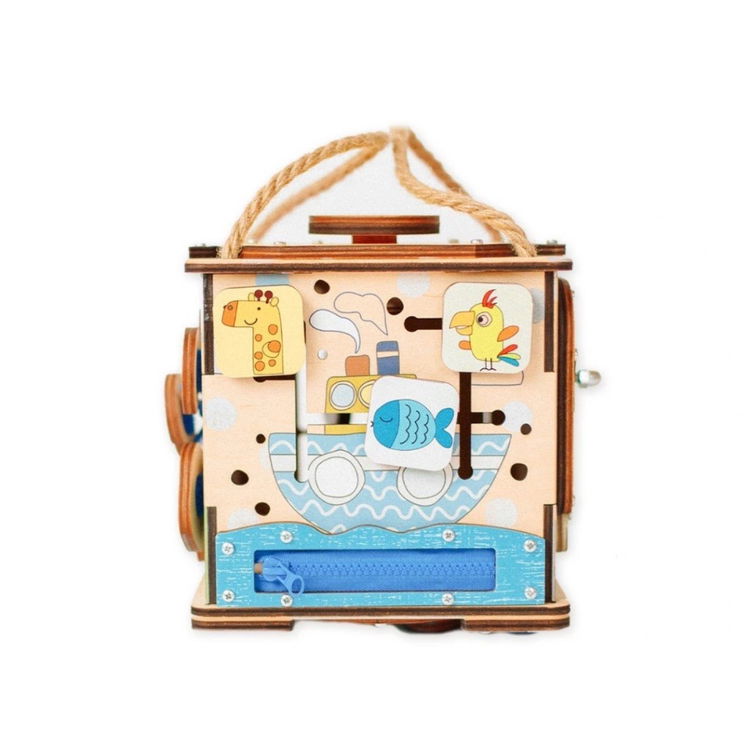 Образователен куб с LED осветление за пътуване