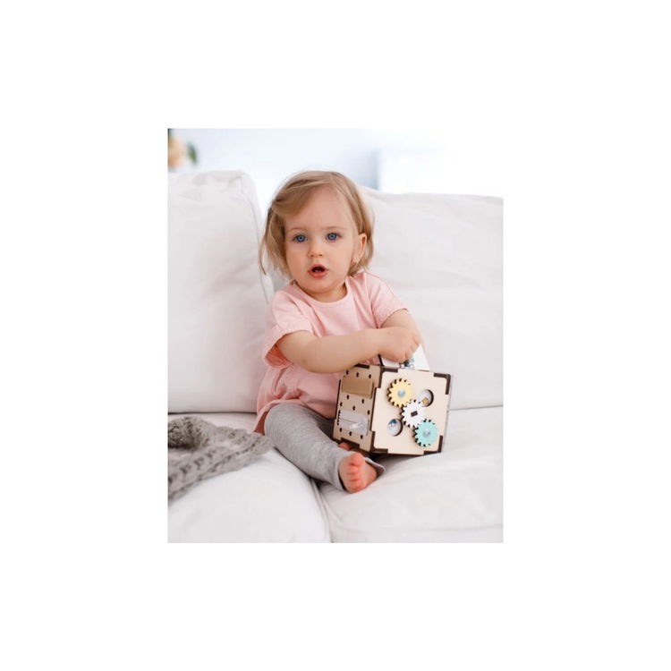 Занимателен куб Бизи