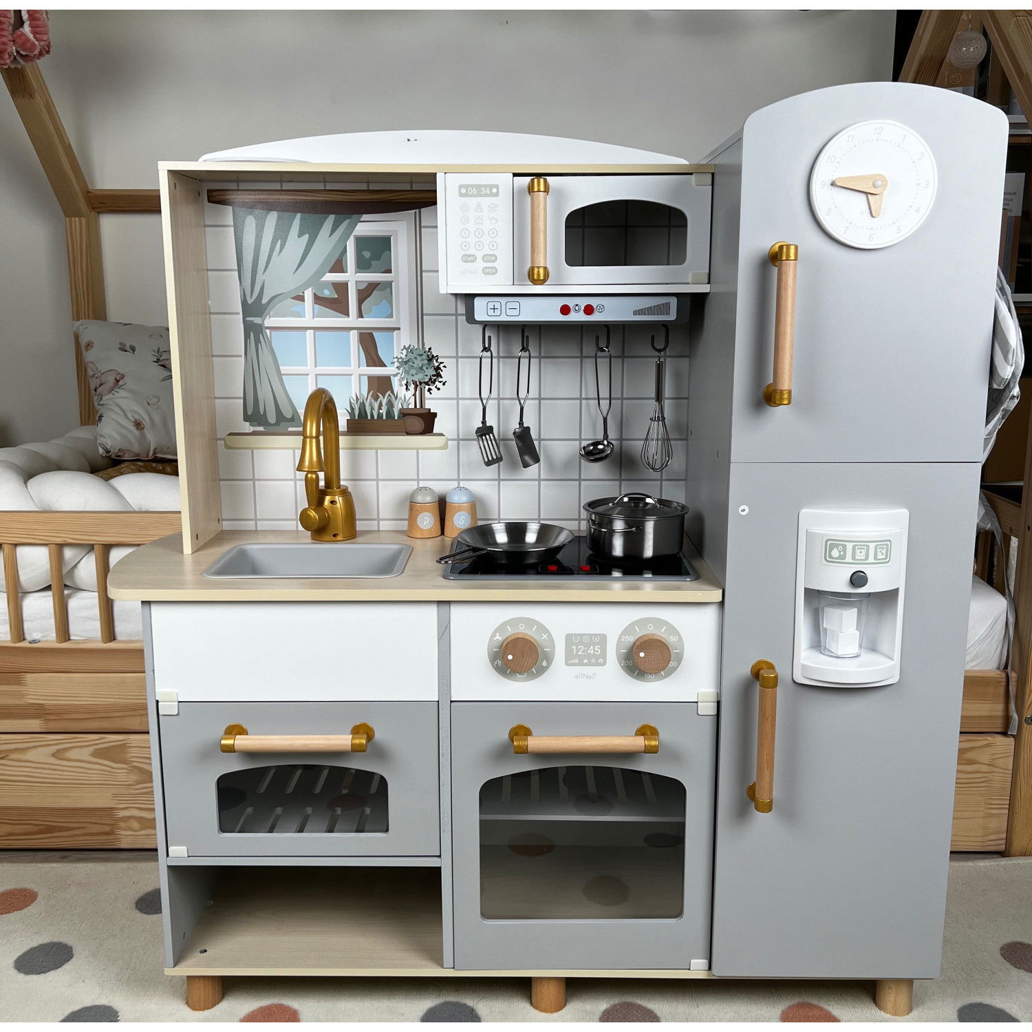 Детска дървена кухня с аксесоари Premium + комплект за готвач