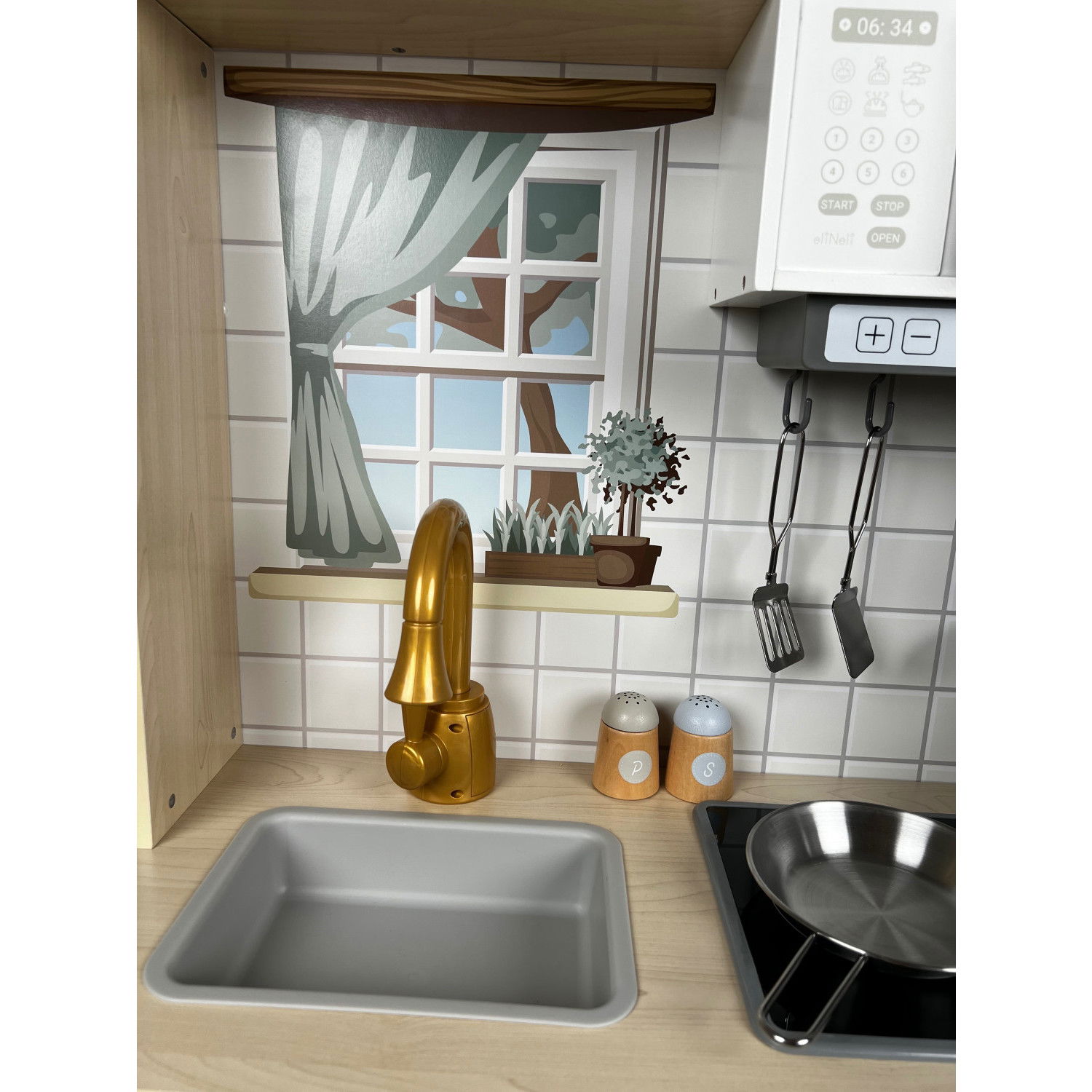 Детска дървена кухня с аксесоари Premium + комплект за готвач