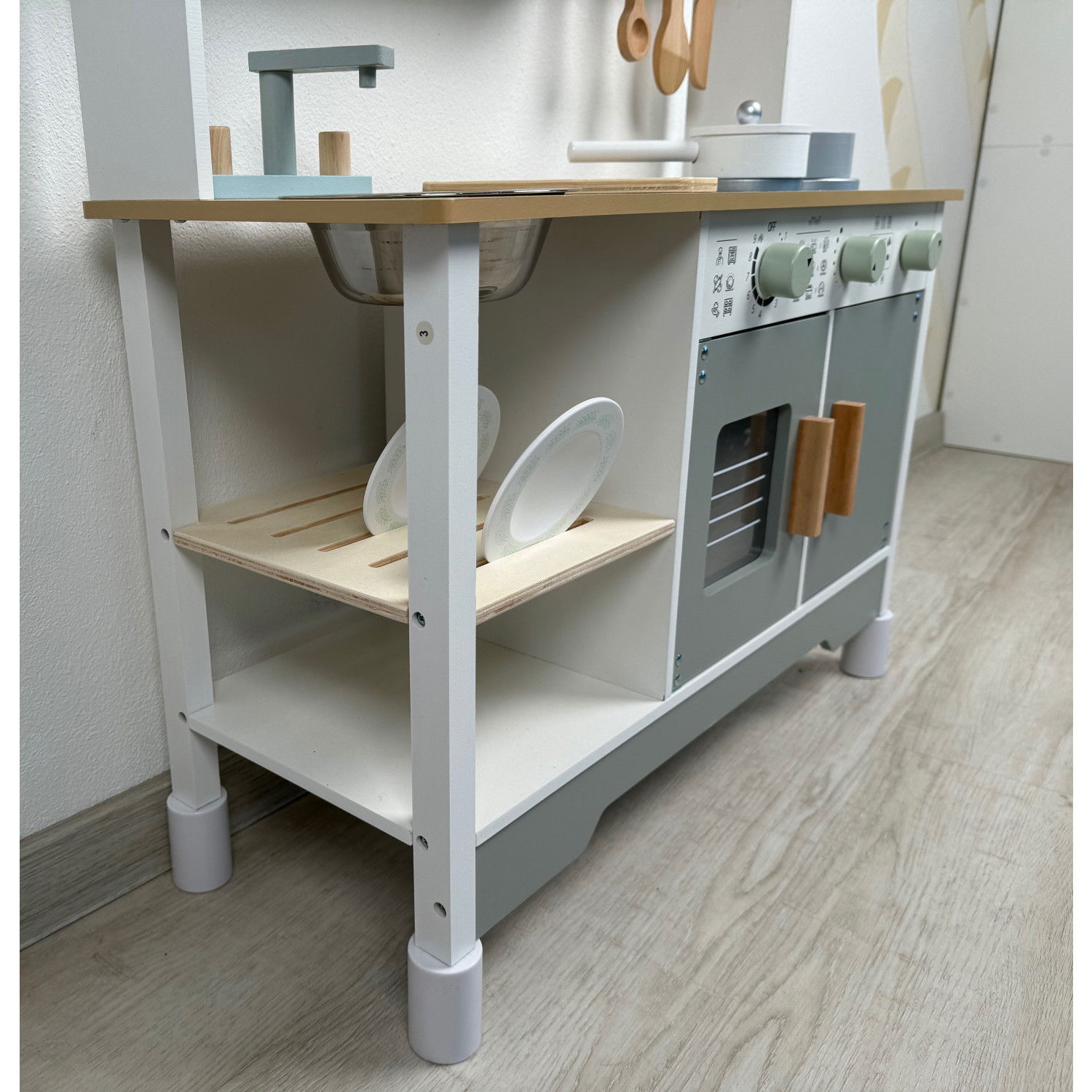 Детска дървена кухня с аксесоари Ели