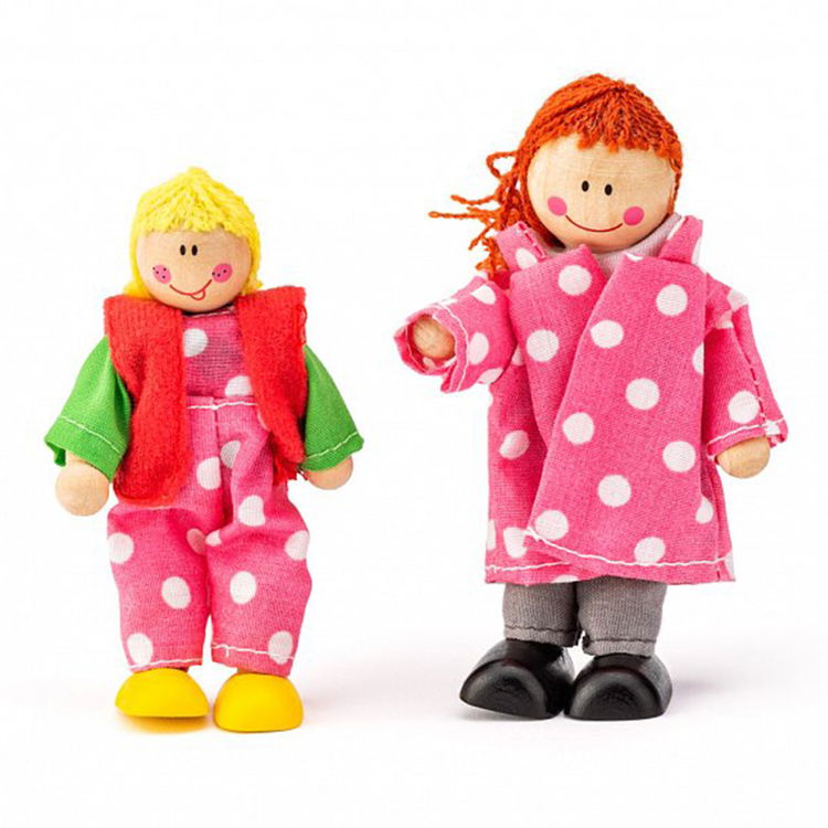 Дървена къща за кукли Моли, с обзавеждане и кукли