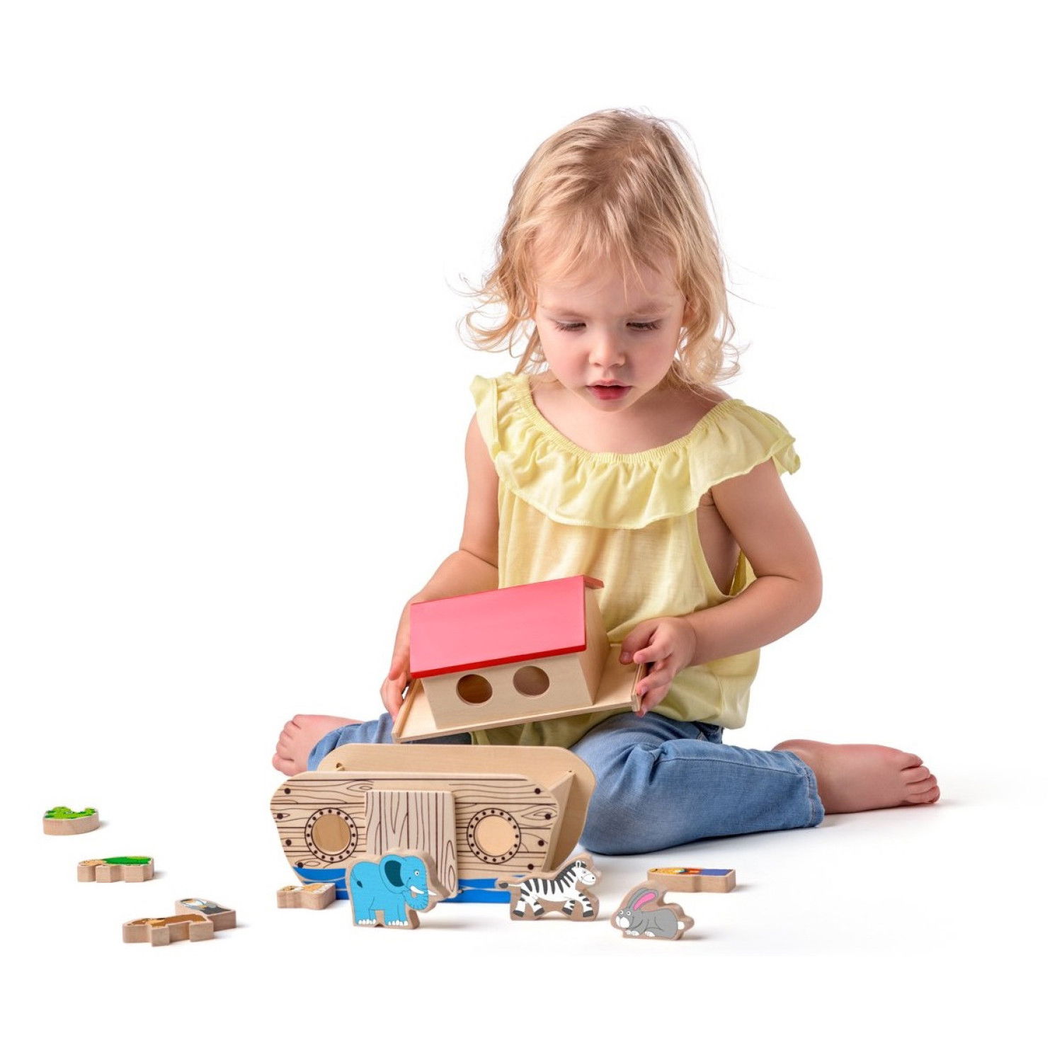 Дървен кораб с животни Ноев ковчег