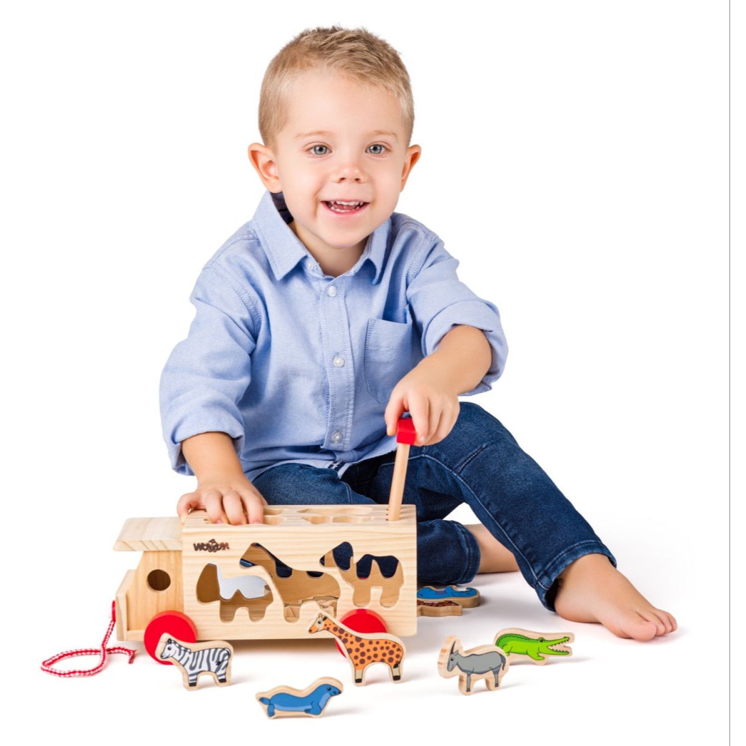 Дървен камион - сортер с животни
