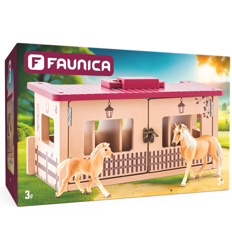 Дървена конюшня с фигурки