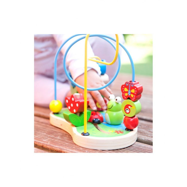 Дървен лабиринт, Градина