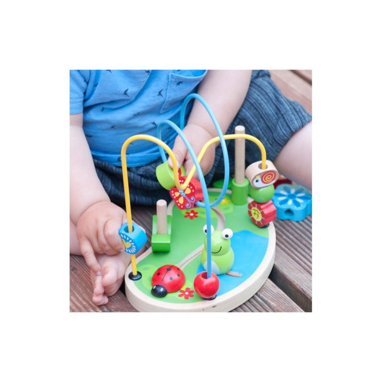 Дървен лабиринт, Градина