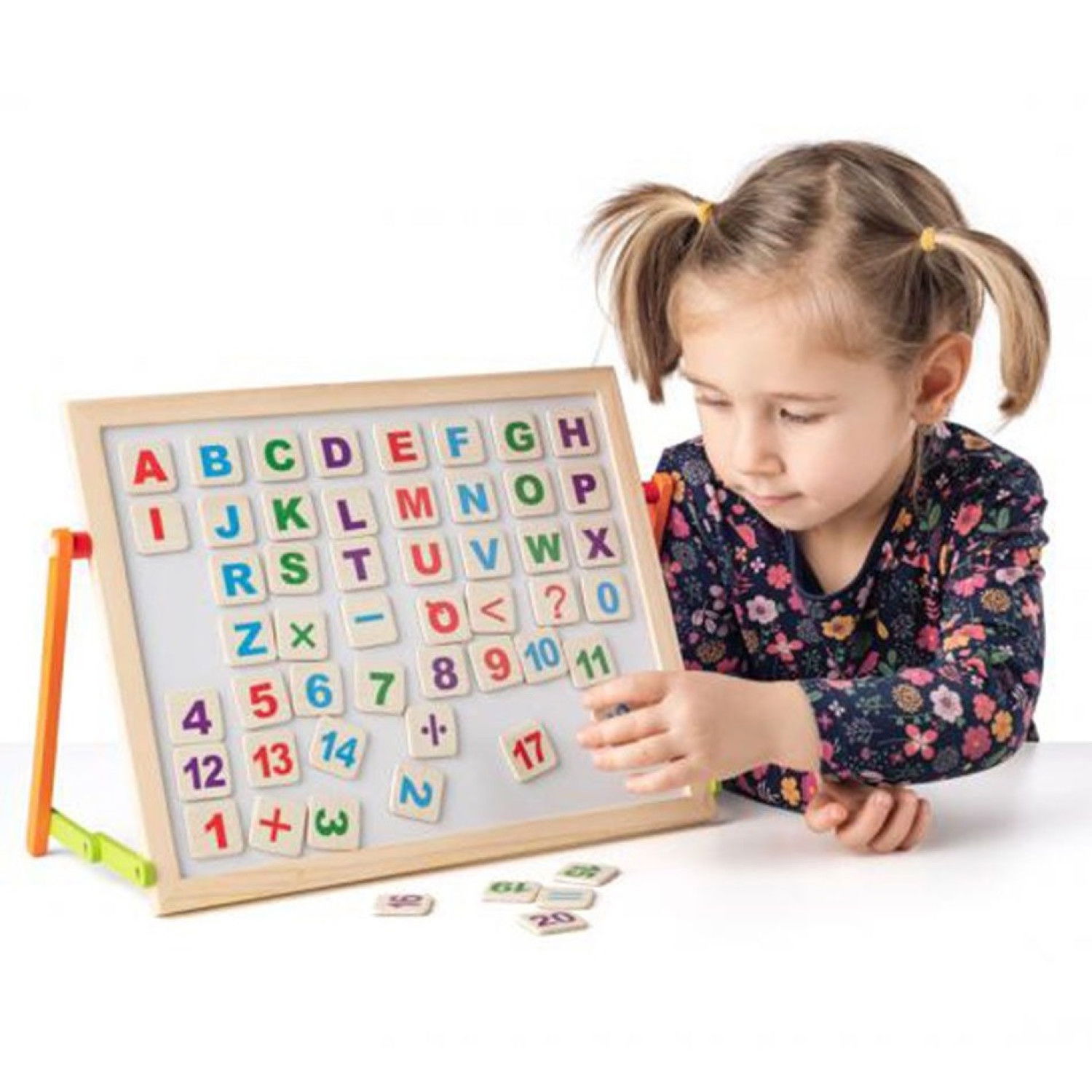 Дървена двустранна настолна магнитна дъска, с букви и цифри