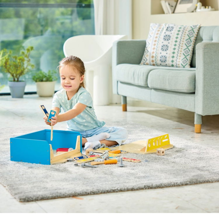 Дървена работна маса с инструменти, 51 части, Hape