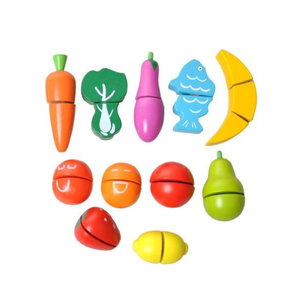 Дървени зеленчуци и плодове за рязане в кутия