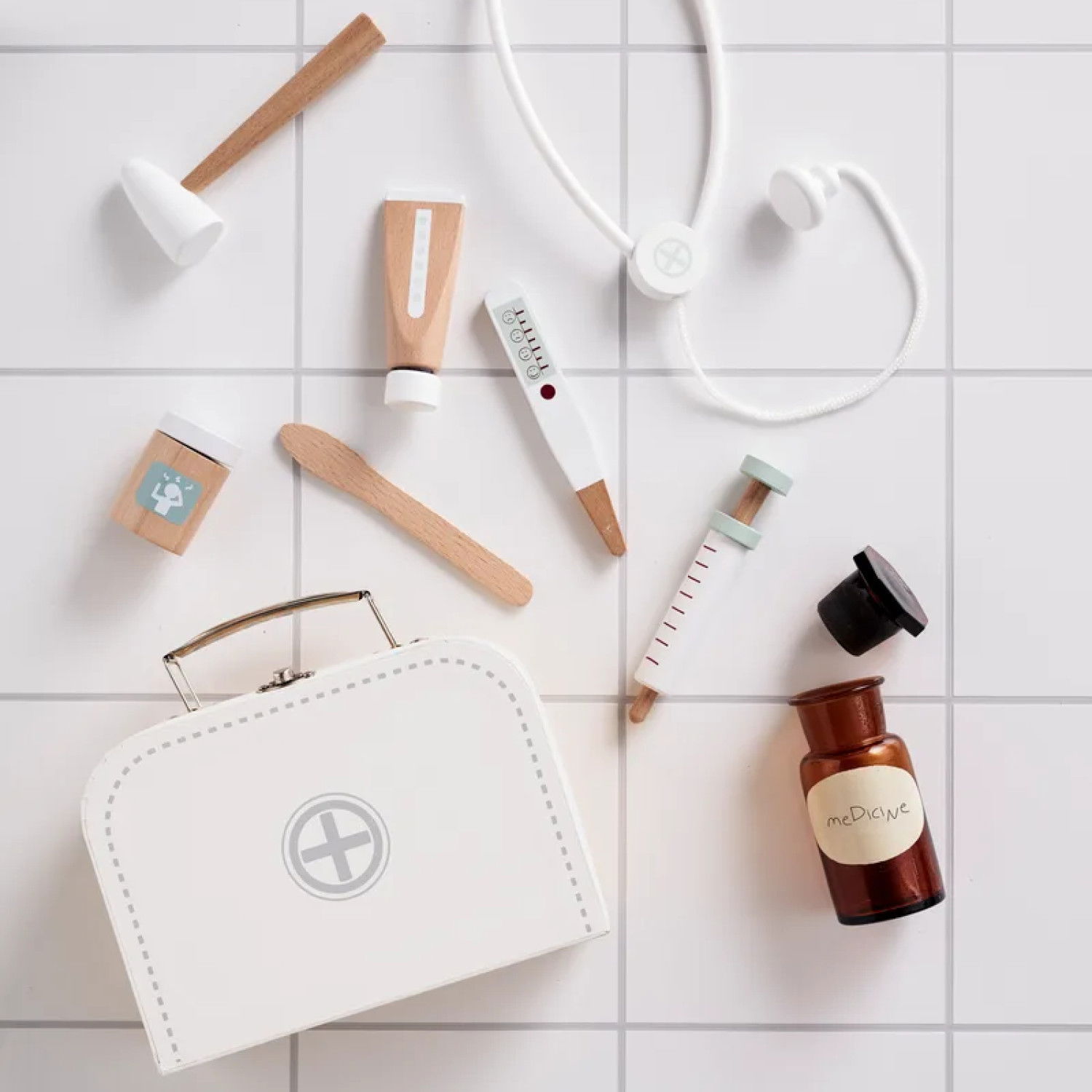 Докторски комплект за деца в куфарче