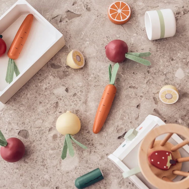 Дървени зеленчуци за рязане в щайга