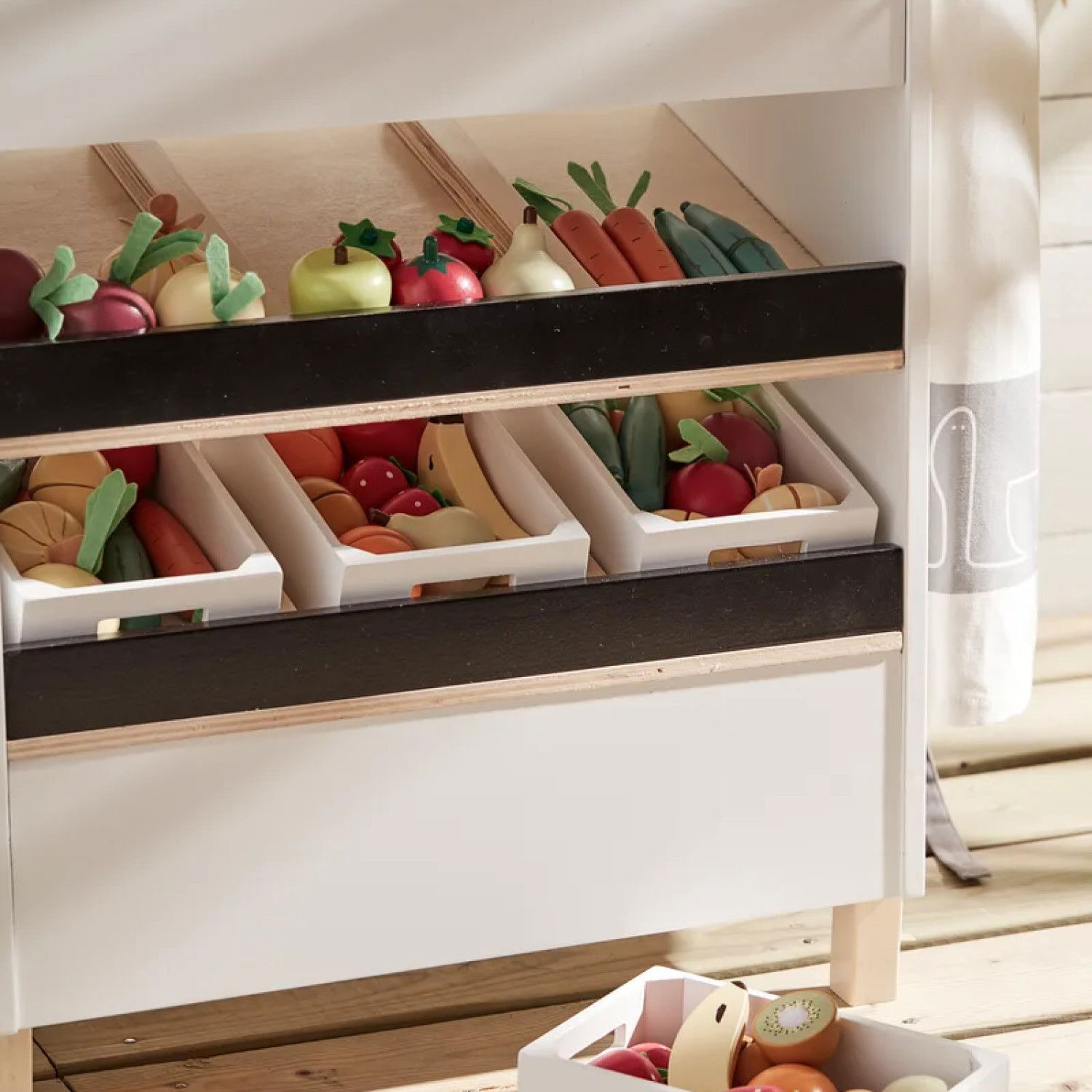 Дървени зеленчуци за рязане в щайга