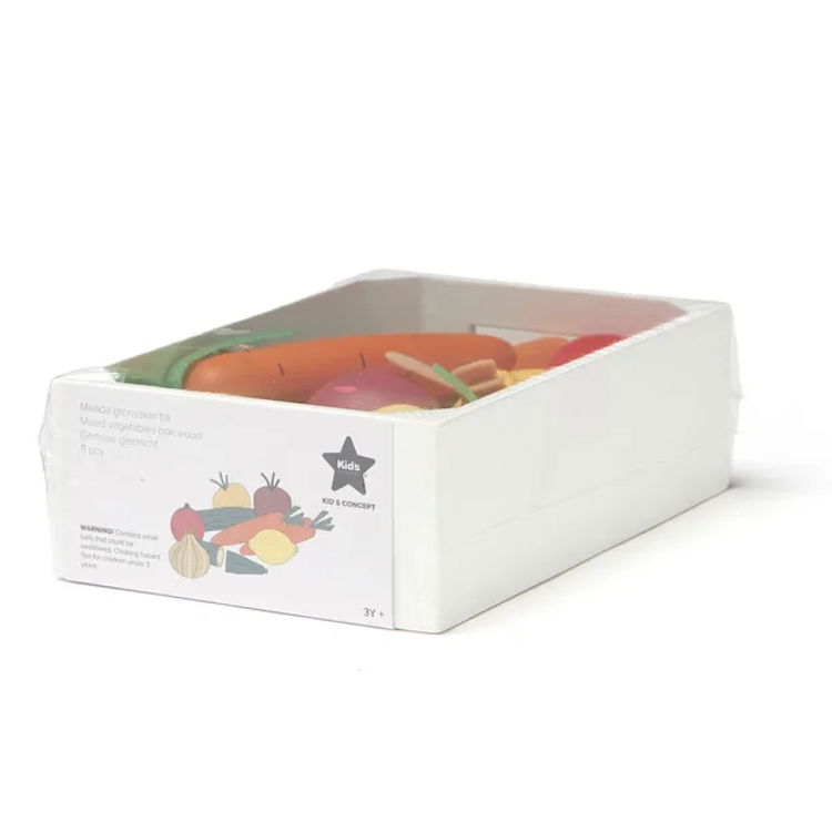 Дървени зеленчуци за рязане в щайга