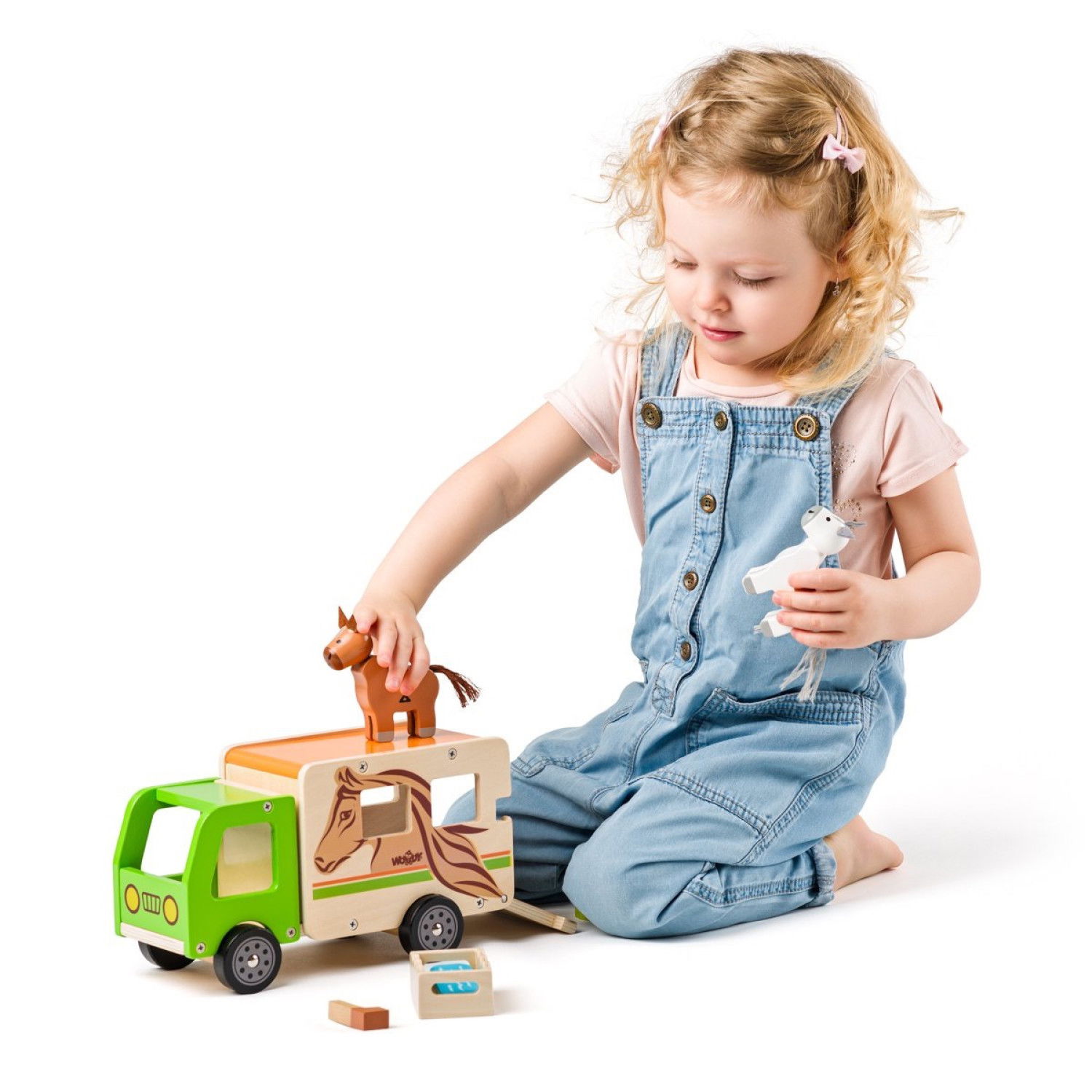 Дървен камион за коне