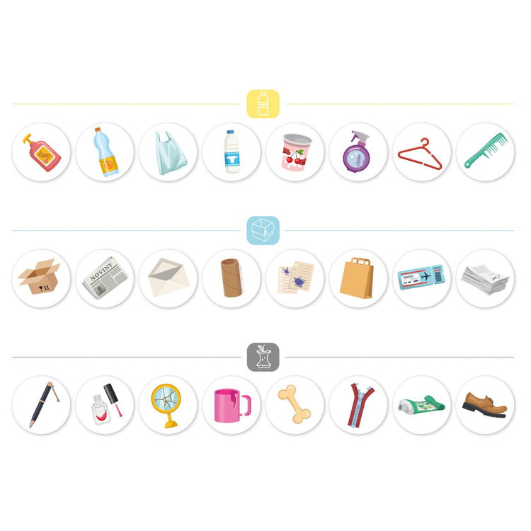 Дървена кухня с аксесоари и черна дъска