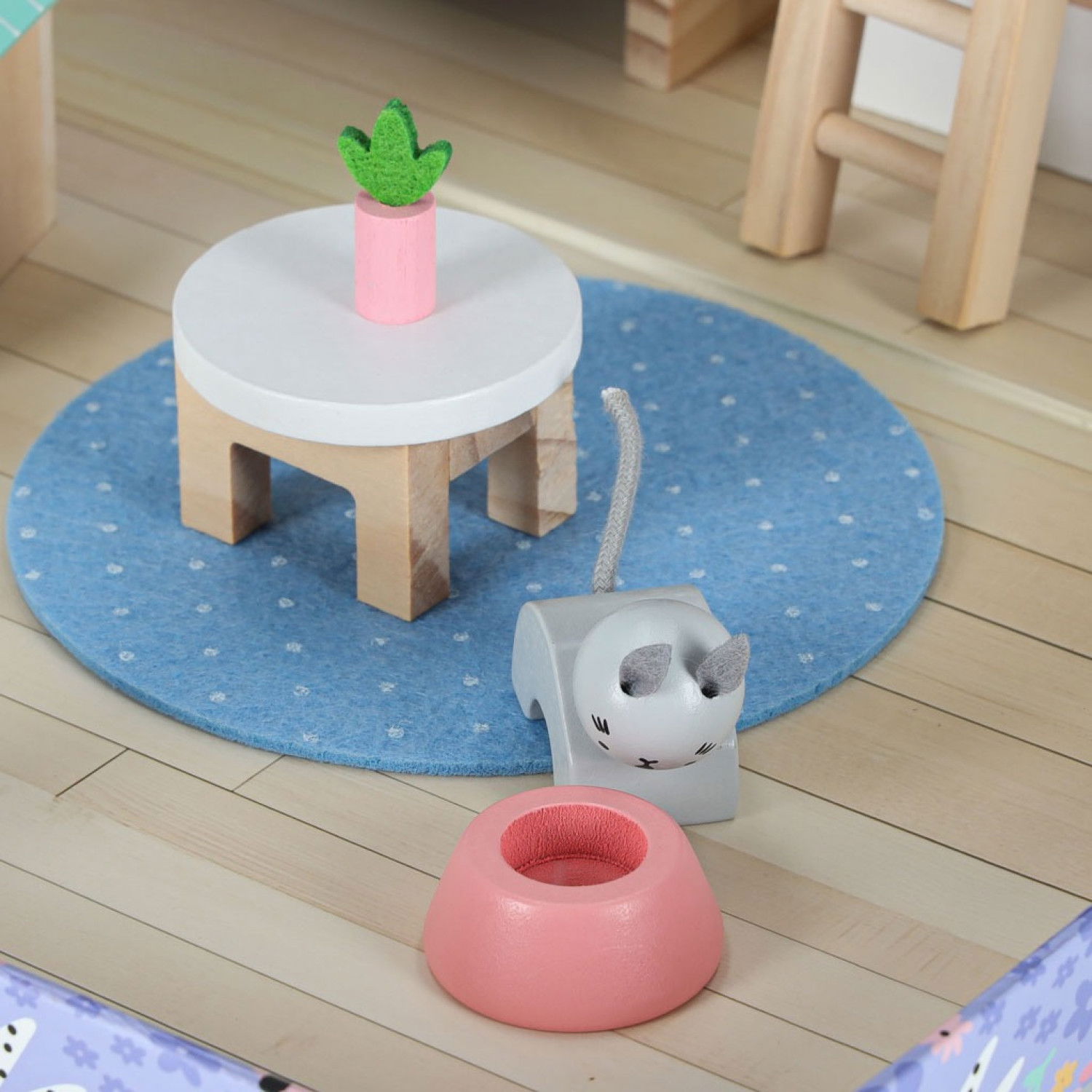 Къща за кукли в куфарче с аксесоари