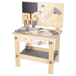 Дървена работилница с инструменти и аксесоари