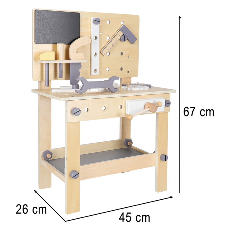 Дървена работилница с инструменти и аксесоари