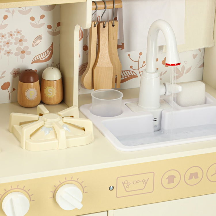Детска дървена кухня с вода, звуци и светлина