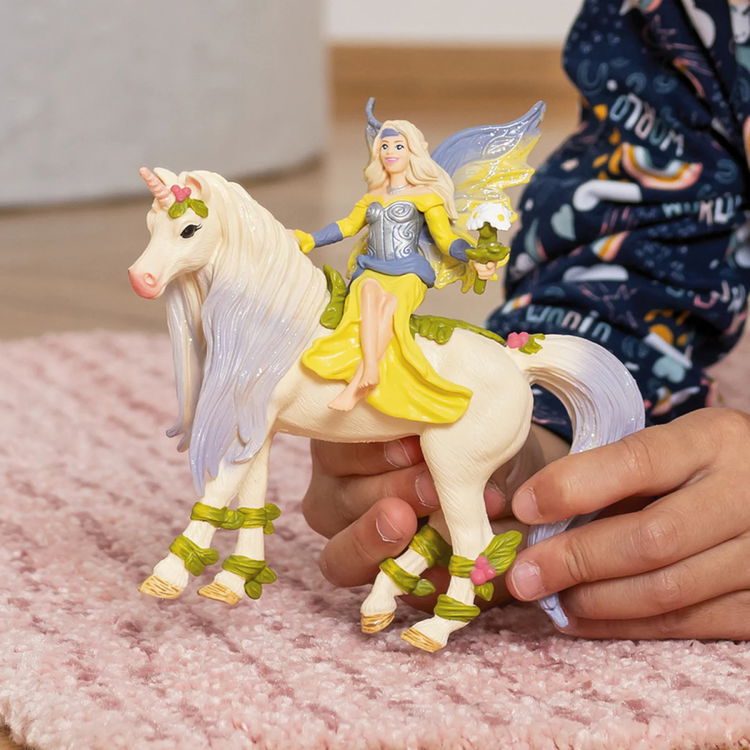 Комплект Зера с цветен еднорог, Schleich