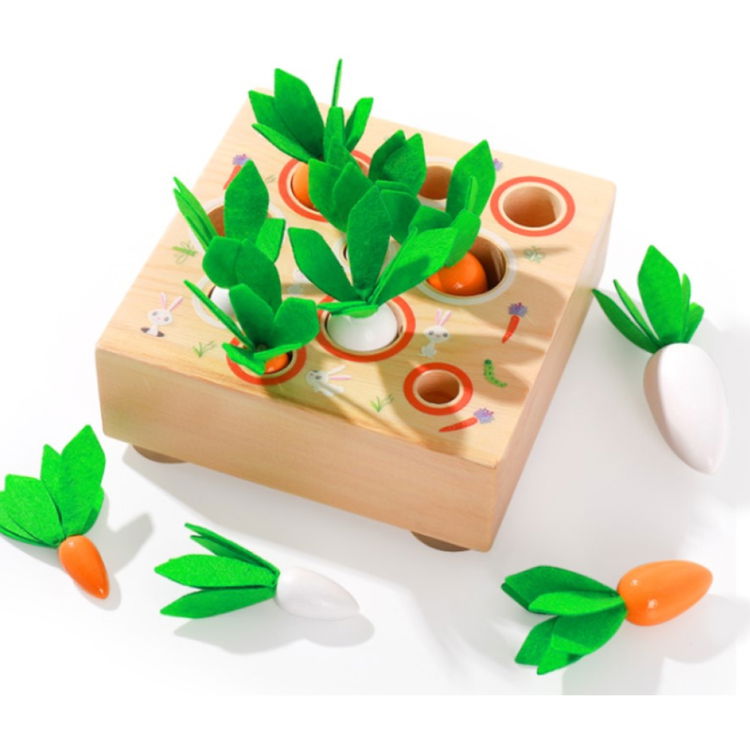 Дървена игра-сортер Морковчета