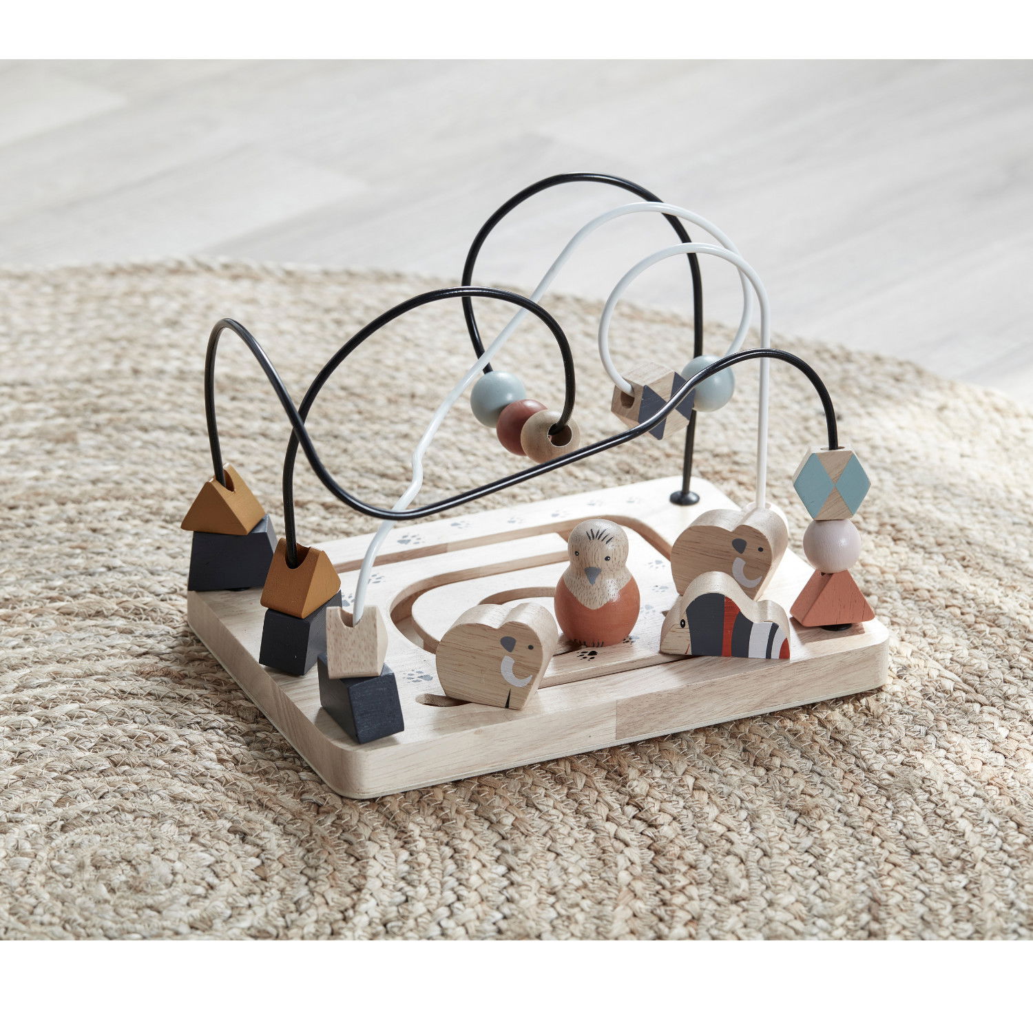 Дървен лабиринт с мъниста и фигурки