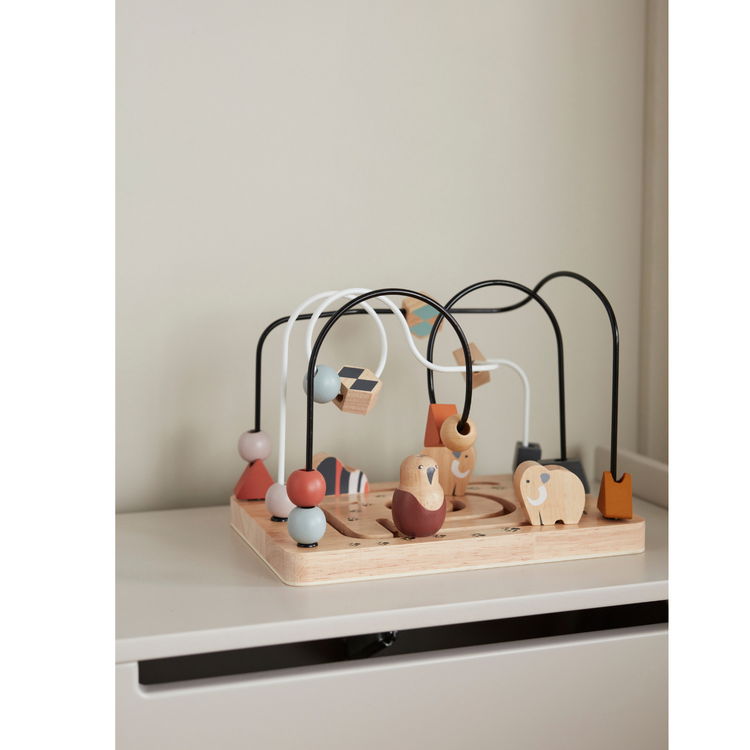 Дървен лабиринт с мъниста и фигурки