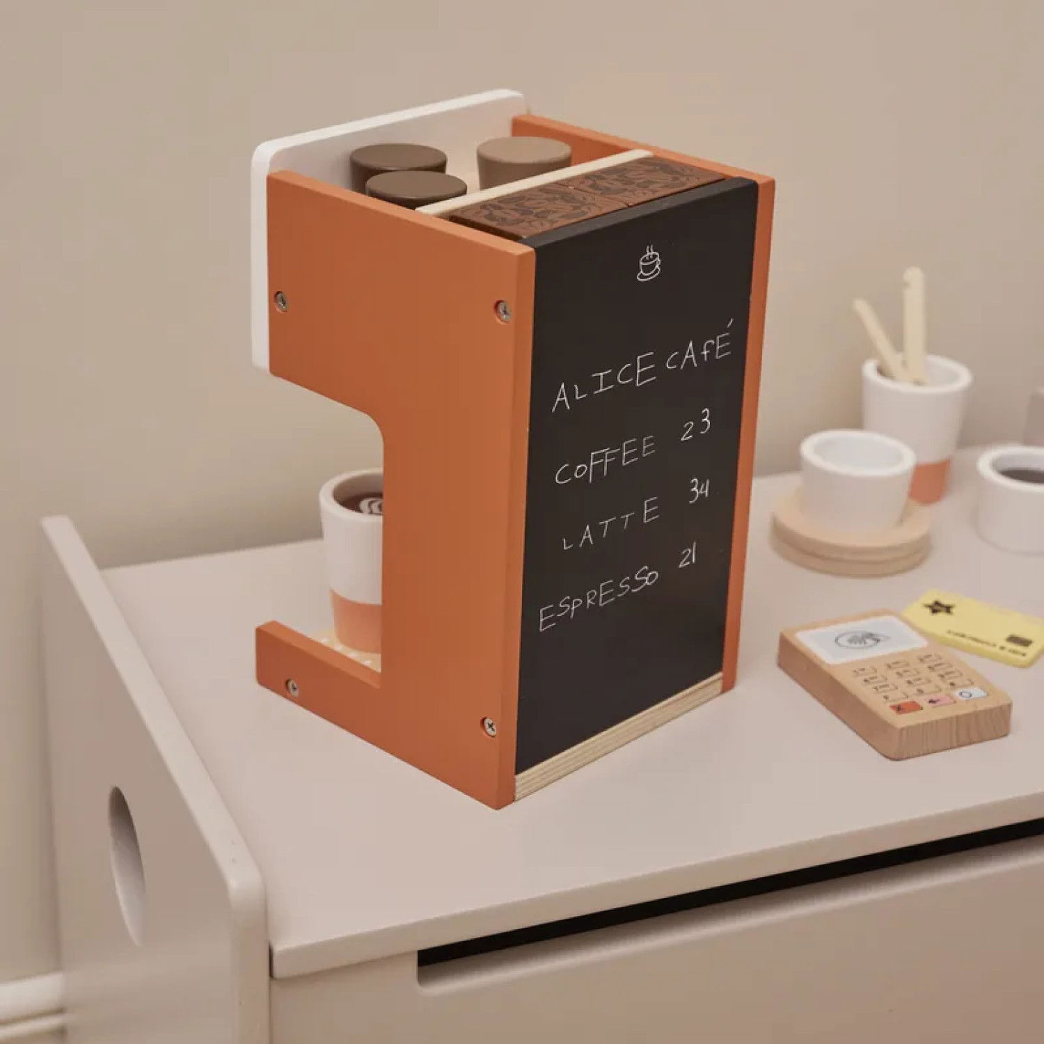 Дървен кафе магазин