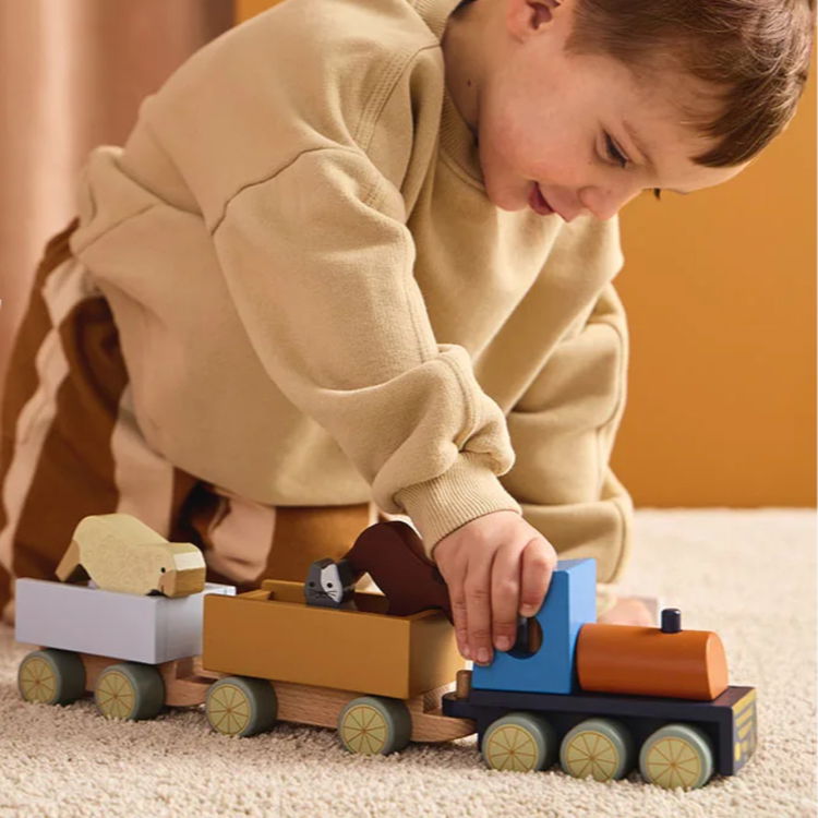 Дървено влакче с животни от фермата