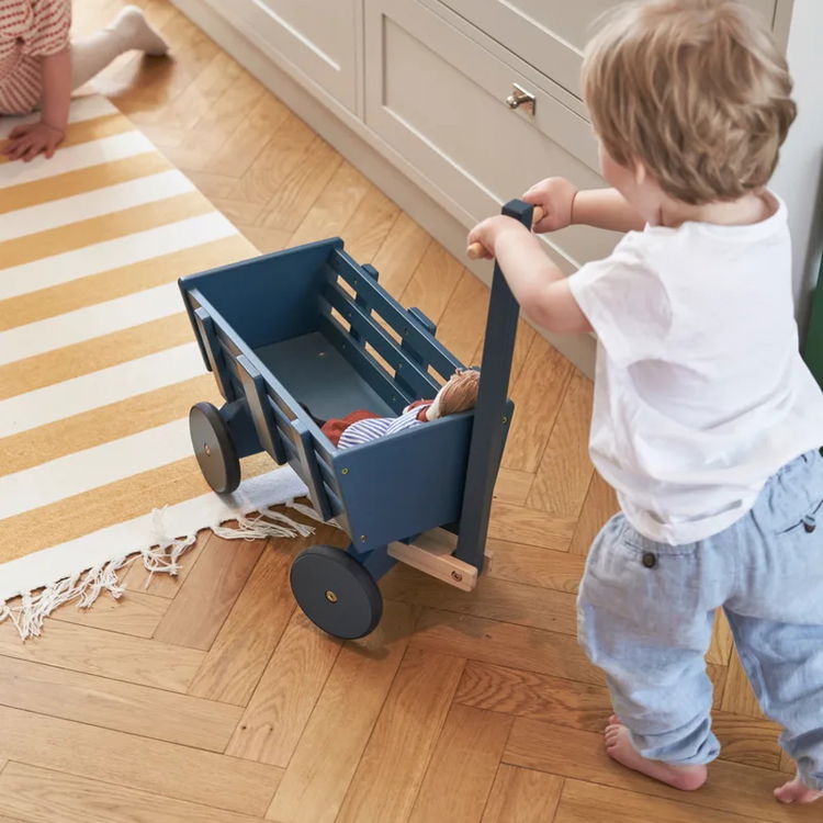 Дървена количка за кукли с дълга дръжка