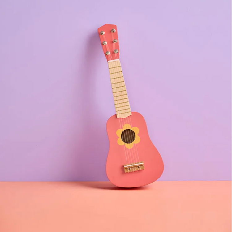 Дървена китара за малка рокзвезда