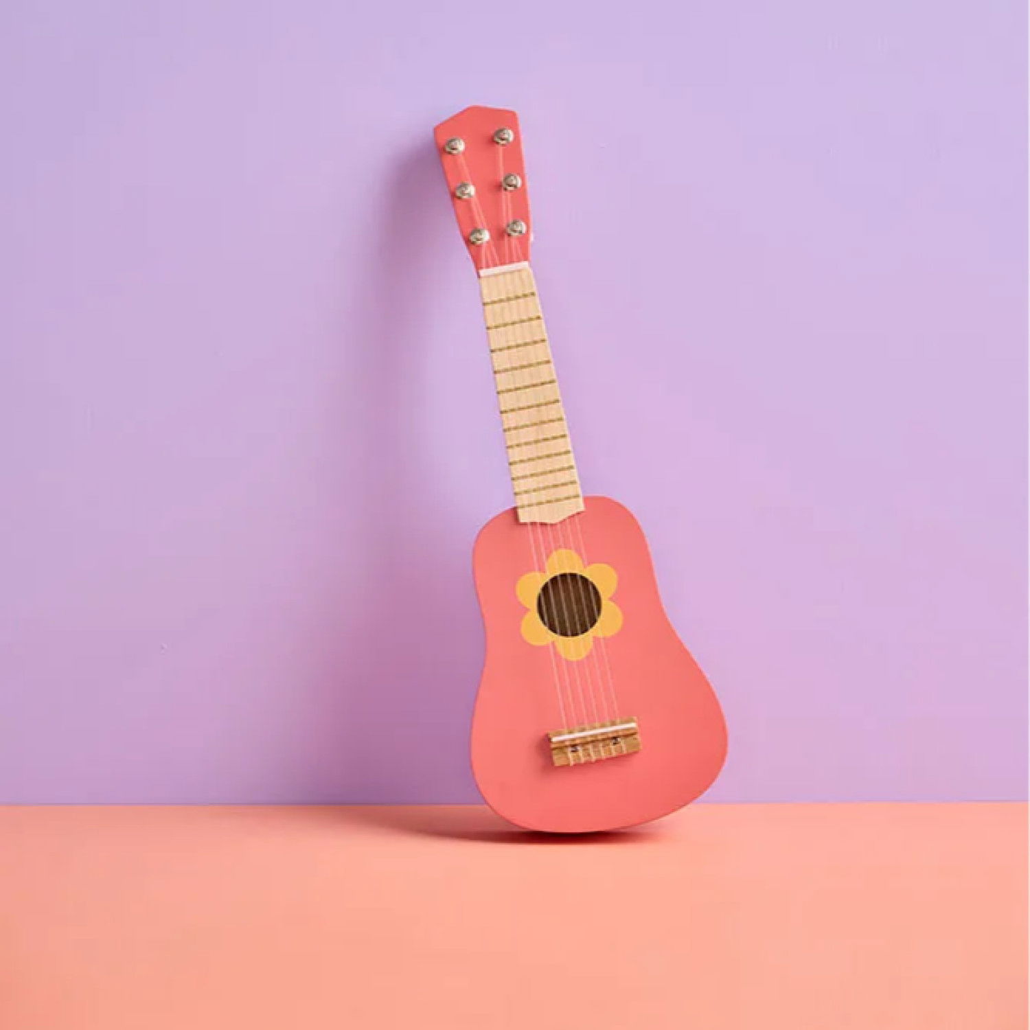 Дървена китара за малка рокзвезда