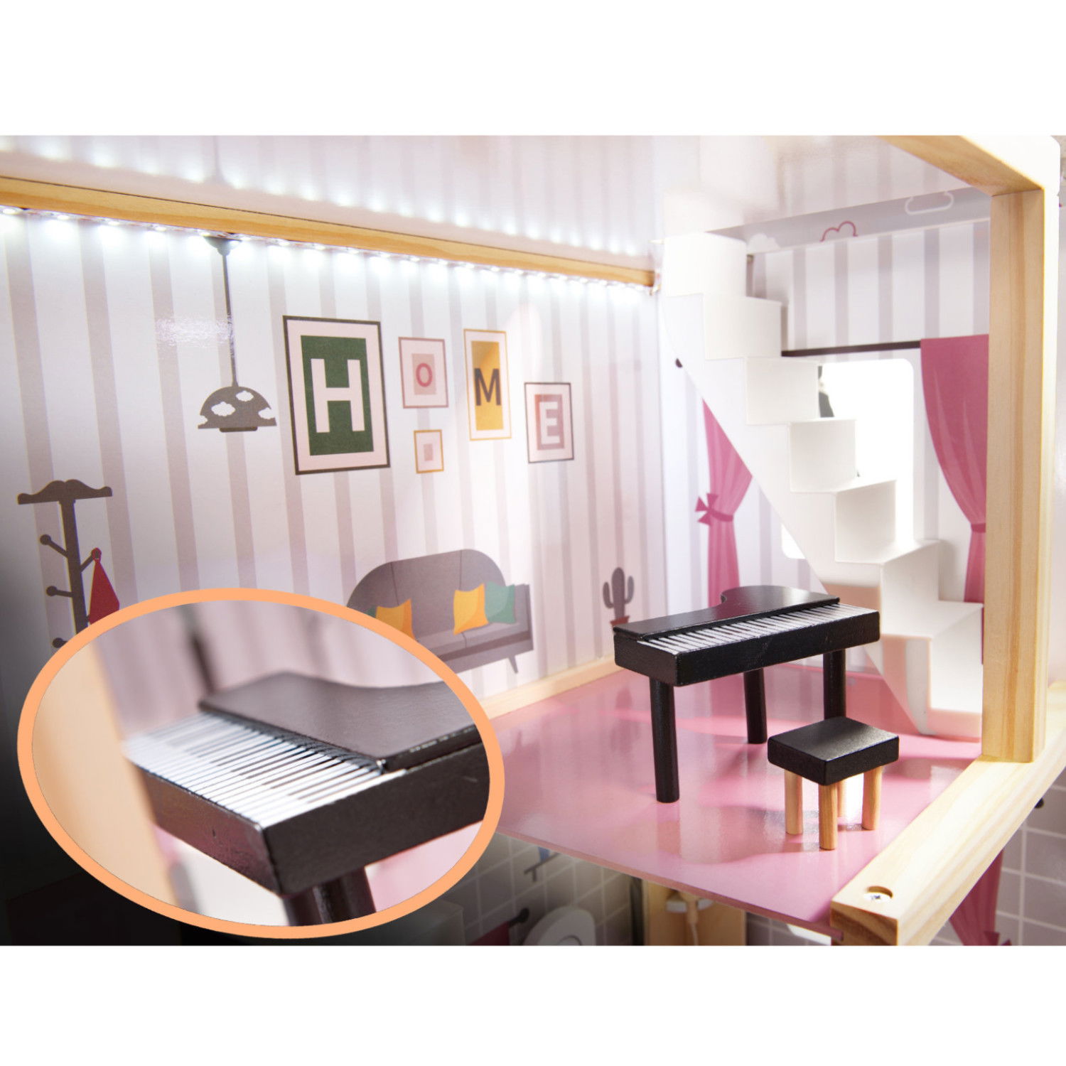 Дървена къща за кукли с LED осветление и аксесоари