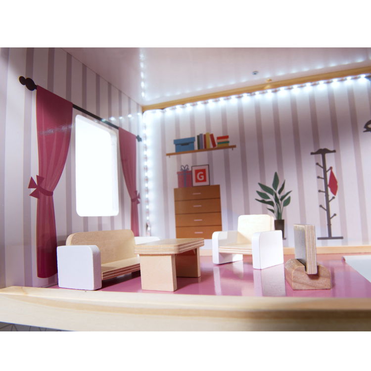 Дървена къща за кукли с LED осветление и аксесоари