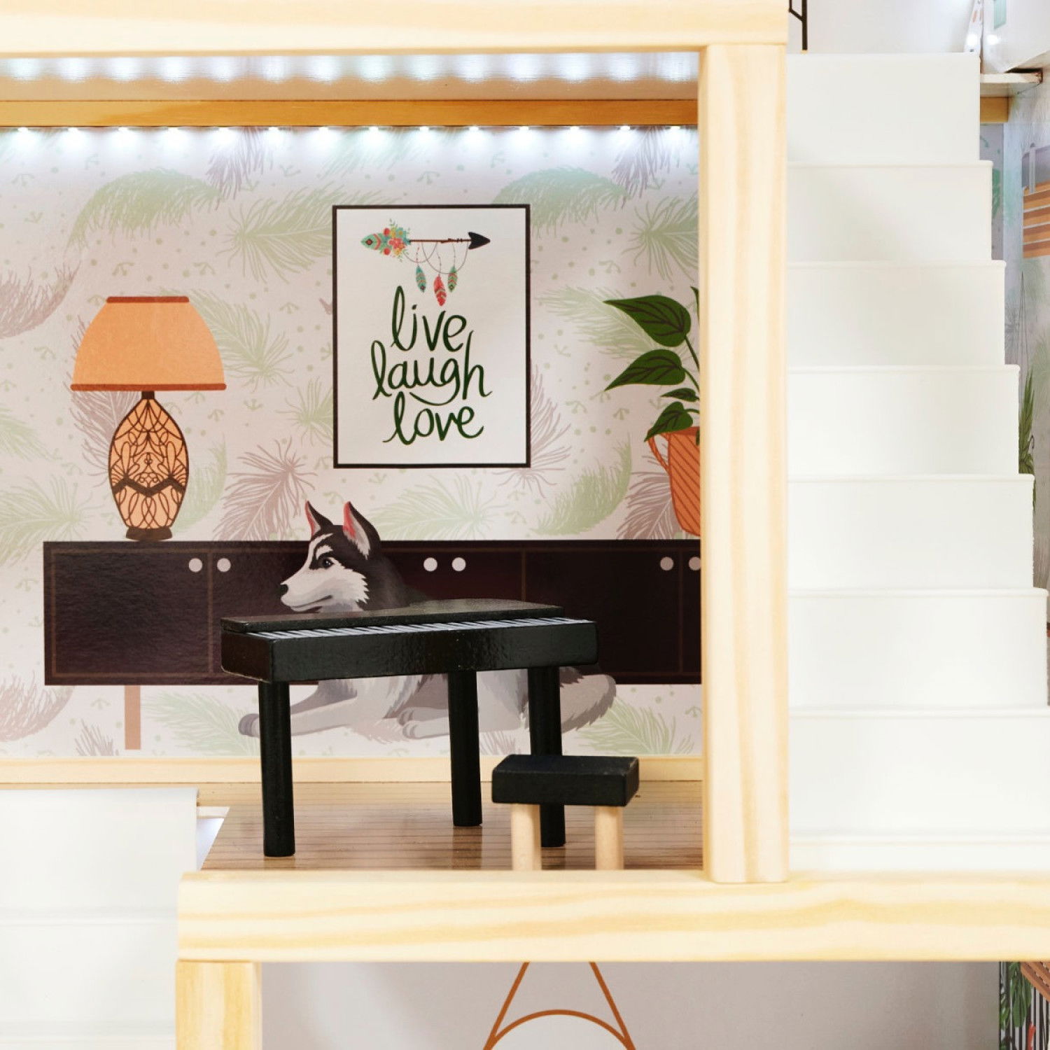 Дървена къща за кукли с LED осветление и аксесоари