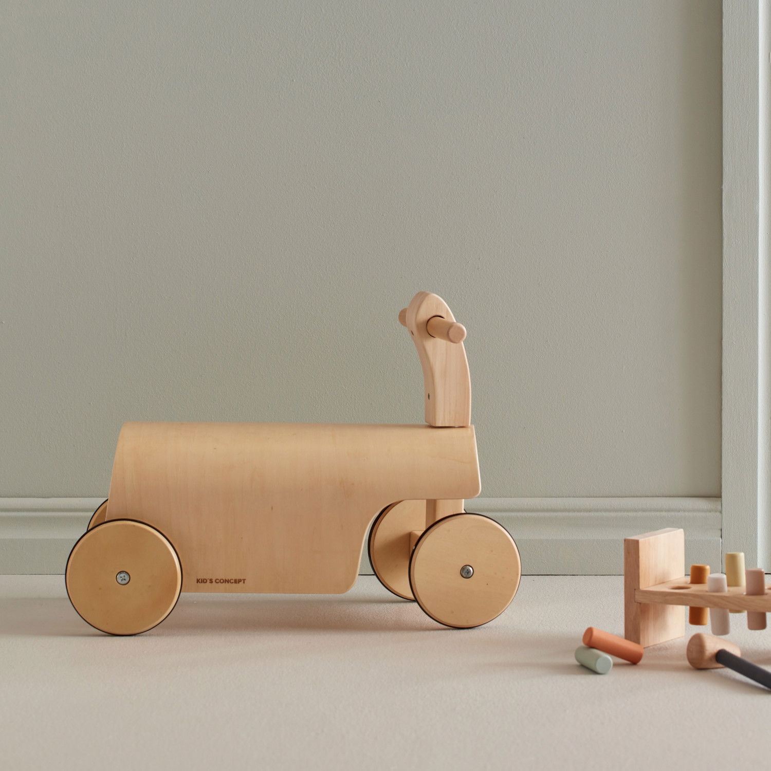 Дървена количка за малки състезатели