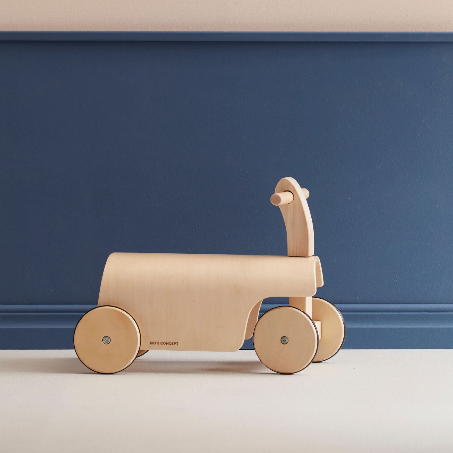 Дървена количка за малки състезатели