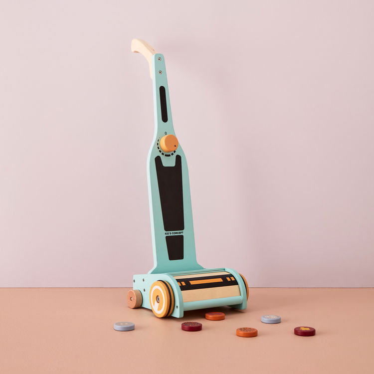 Дървена играчка Прахосмукачка