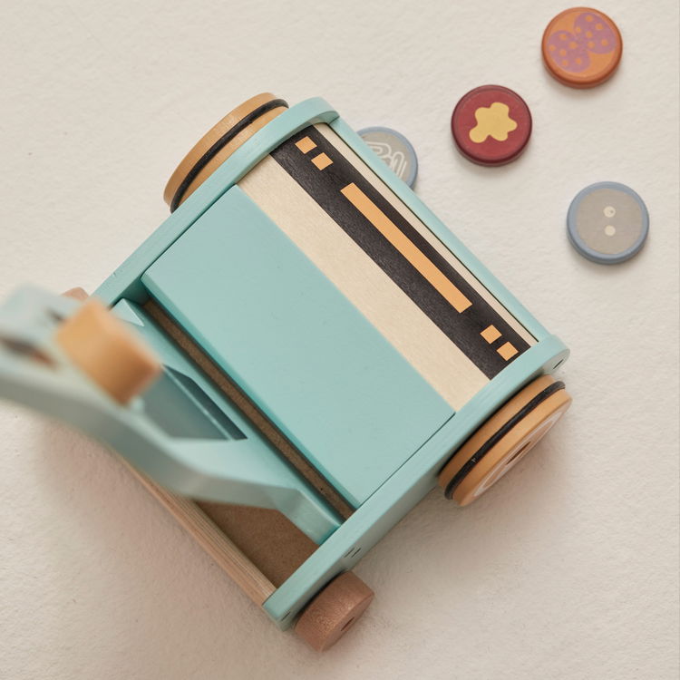 Дървена играчка Прахосмукачка