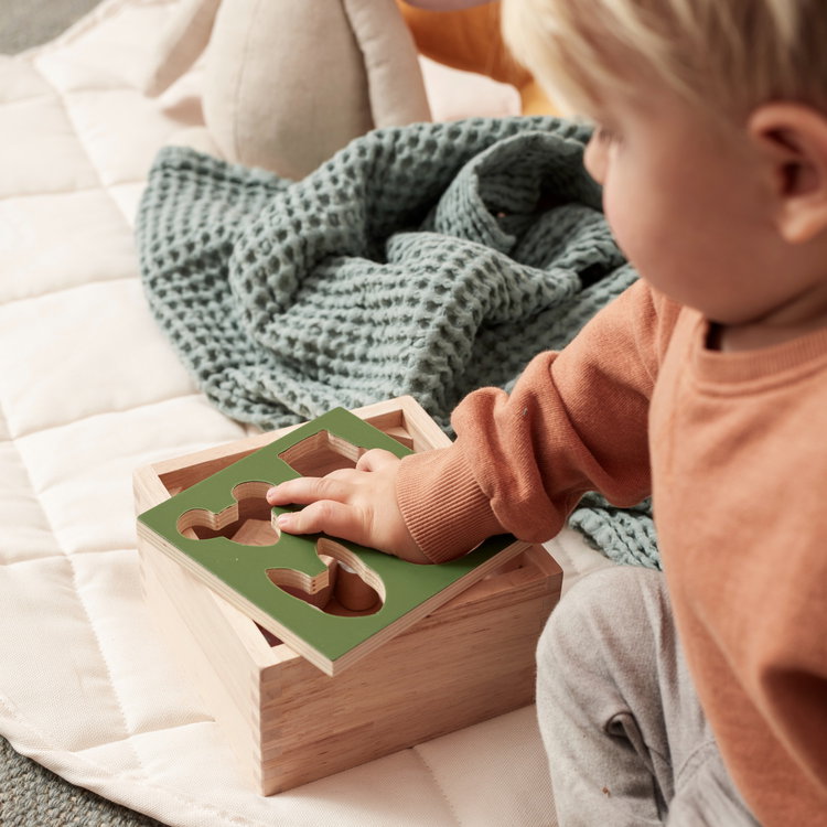 Дървена кутия - сортер Диви животни