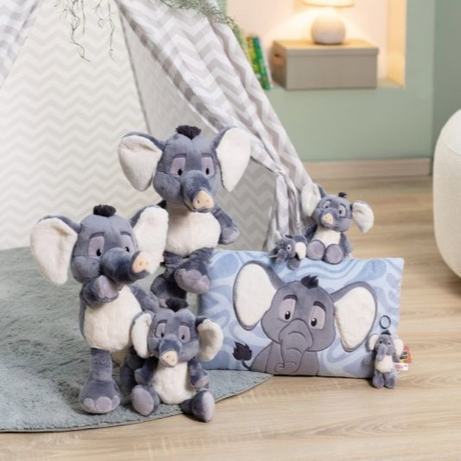 Мека играчка слонче Флора NICI