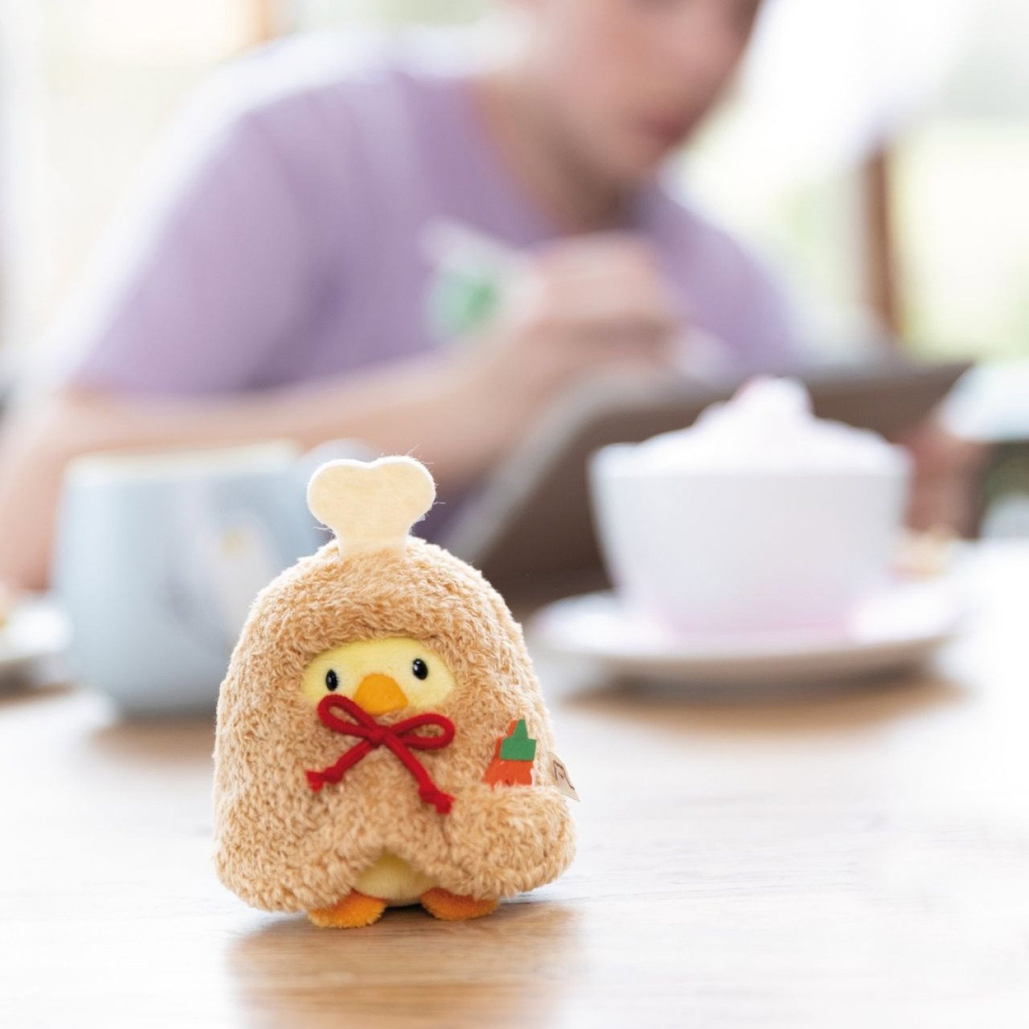 Мека играчка пиленце Чипс с костюм NICI
