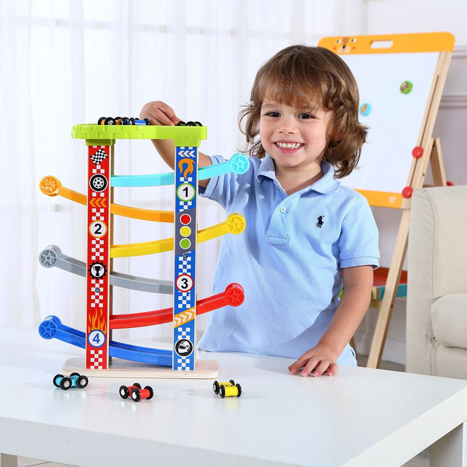 Дървена играчка, голямо роли с шест колички