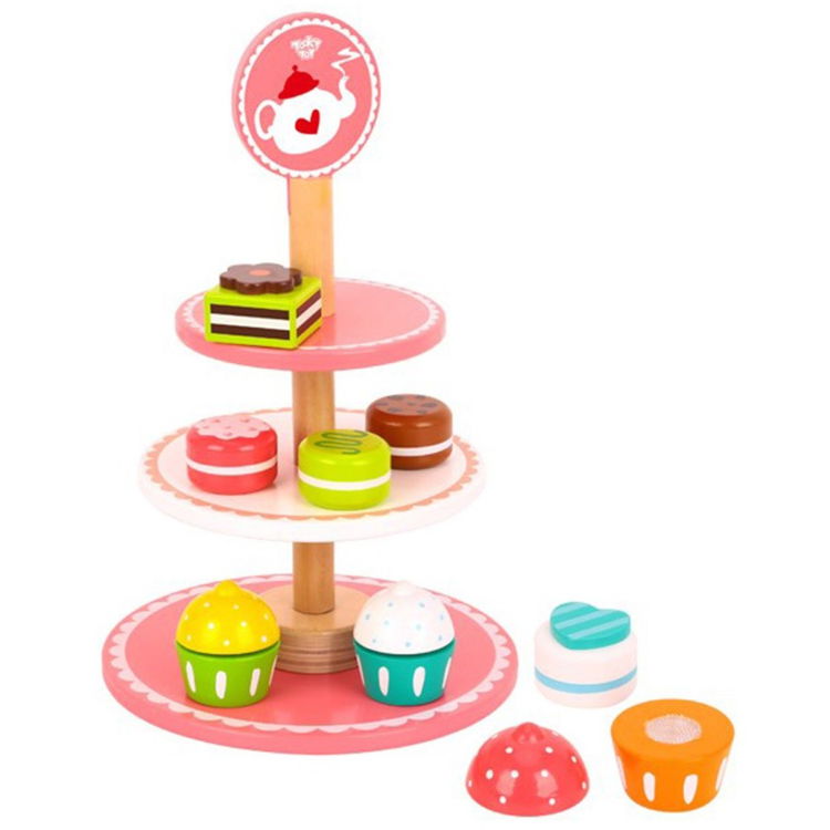 Дървени кексчета и десерти на поднос