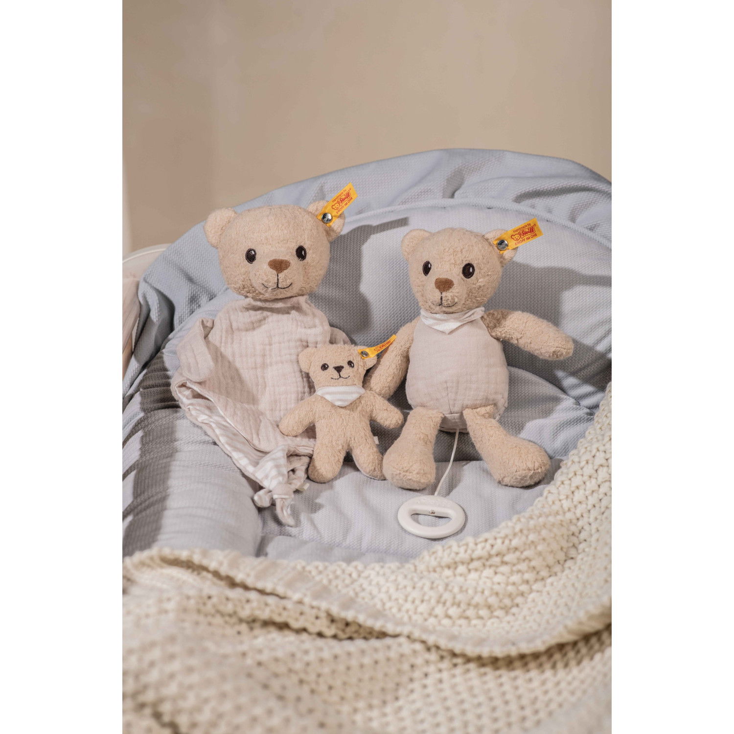 GOTS Noah Teddy bear with rustling foil and rattle